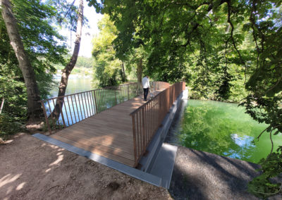 Passerelle piétonne sur le domaine des îles